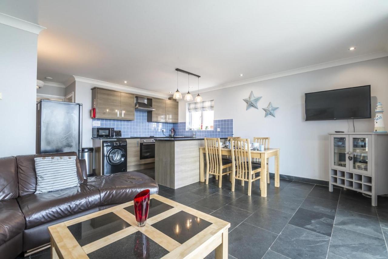 Pendine Heights - 2 Bedroom Apartment - เพนไดน์ ภายนอก รูปภาพ